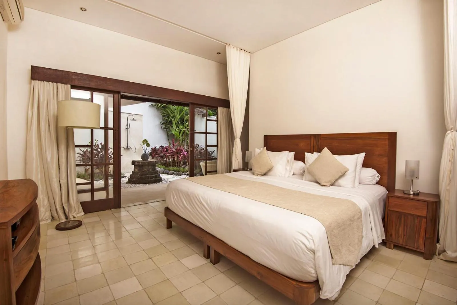 Villa Kubu Seminyak Indonesia